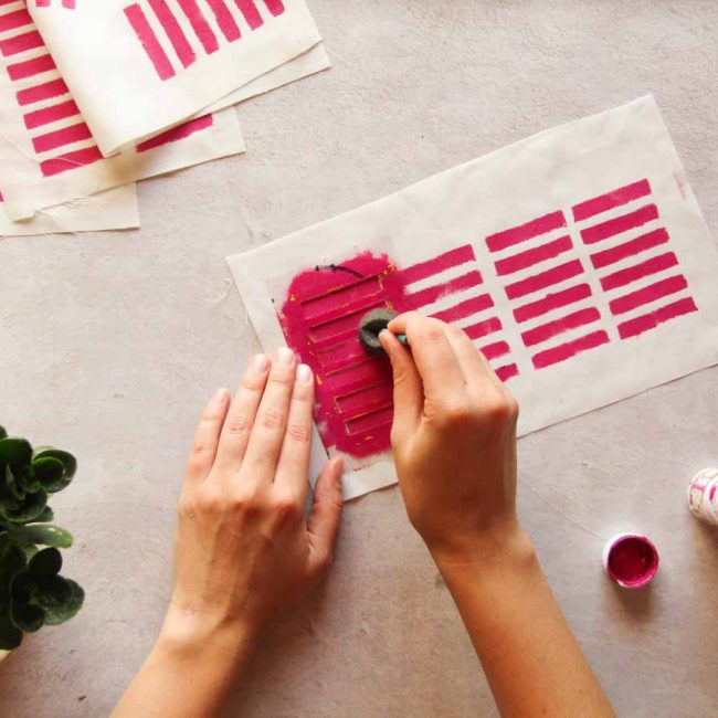 Cómo estampar tela con stencil